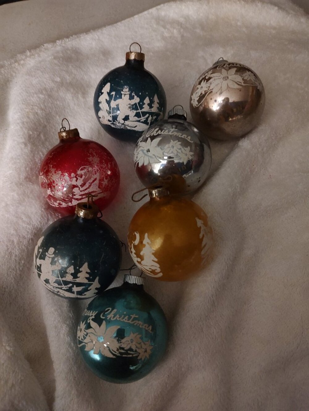 CHRISTMAS ORNAMENTS SHINY BRITE 7 Vintage